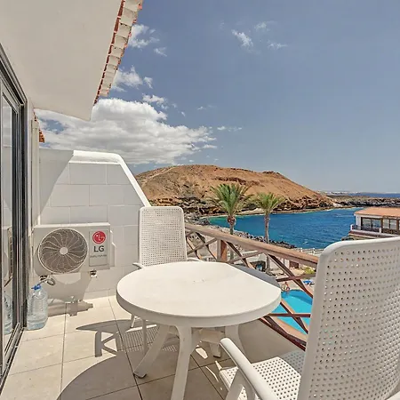 Apartment With Beautiful Ocean View